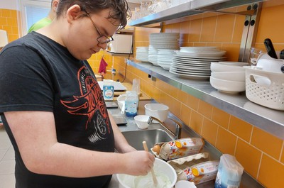 Jsme už skoro mistři pekaři, zvládli jsme makronky